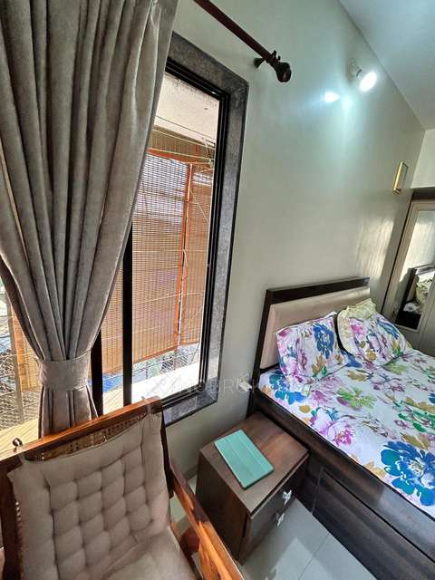 2 BHK Flat In Yasmin Heritage For Sale  In Vile Parle