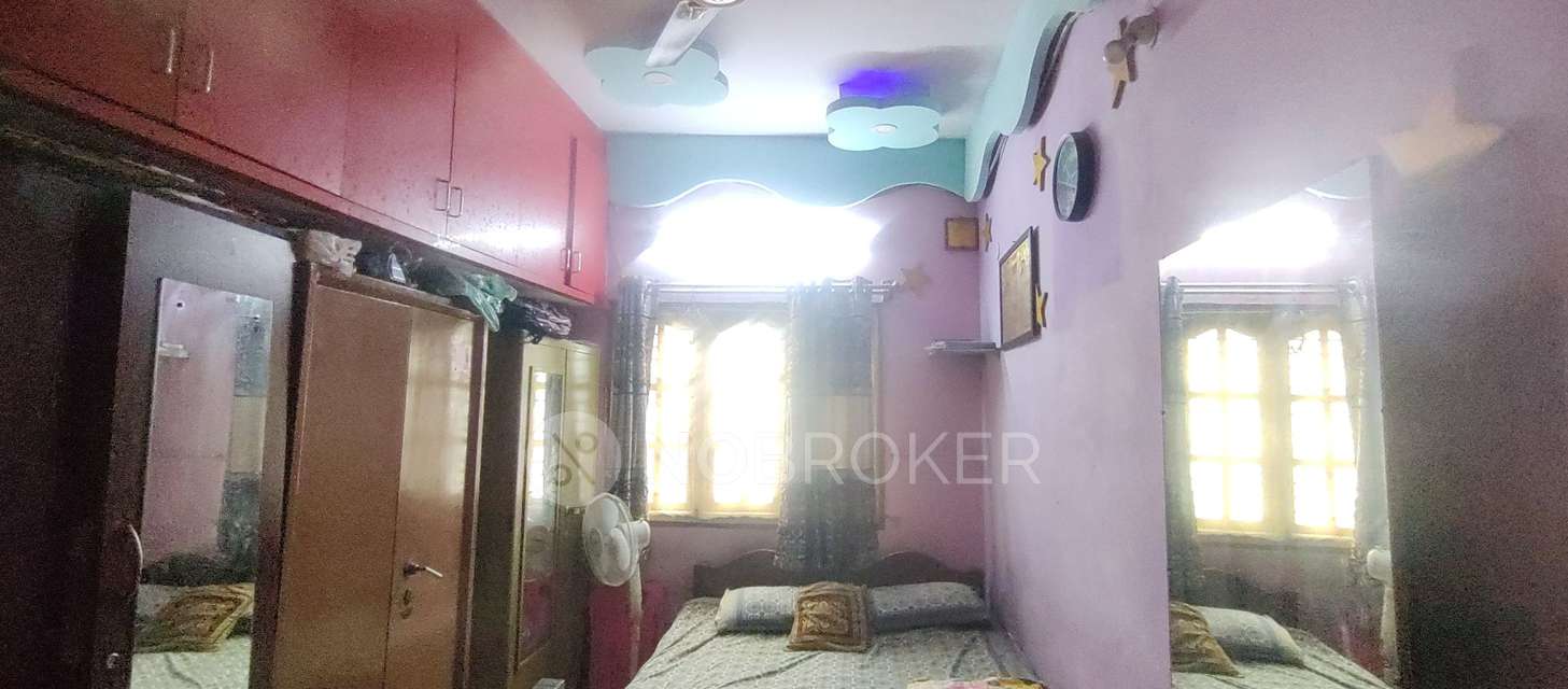4+ BHK Flat For Sale  In Hbs Hospital