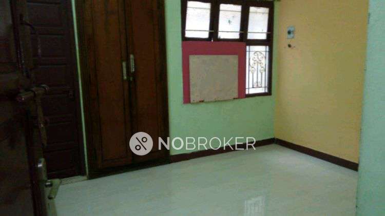 4 BHK Flat In Razia Service Residency for Rent  In  T. Nagar