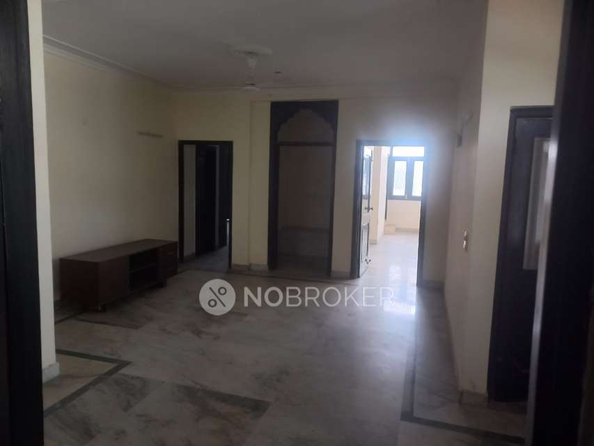 3 BHK Flat In Standalone Building   for Rent  In Sector 24