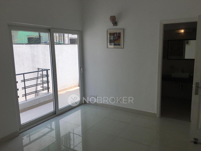 Property for rent in Paramount Golfforeste for Rs 25000 available