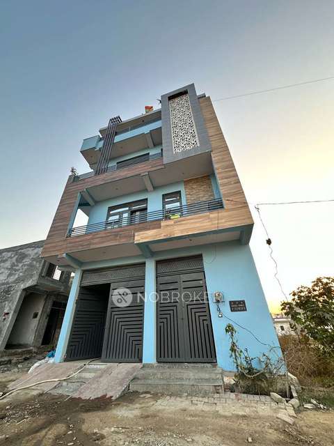 3 BHK Flat For Sale  In Chipiyana Buzurg,