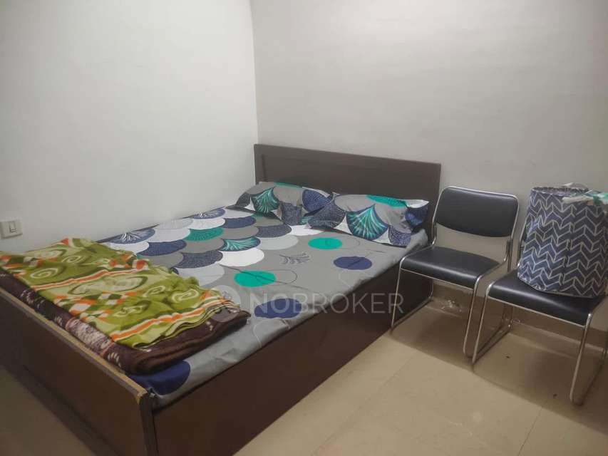 Single Room for Female In 3 BHK  In Gini Sanskruti Housing Society In Hadapsar