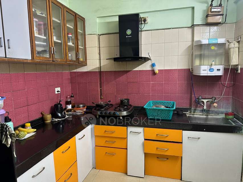 Single Room for Female In 3 BHK  In Gini Sanskruti Housing Society In Hadapsar