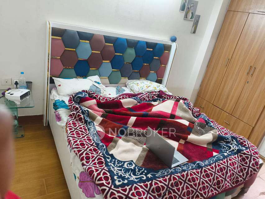 2 BHK Flat In Express Zenith for Rent  In Sector 77, 