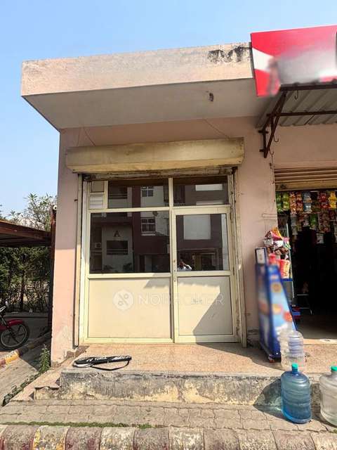 Shop in Mahagun Puram, Ghaziabad for sale 