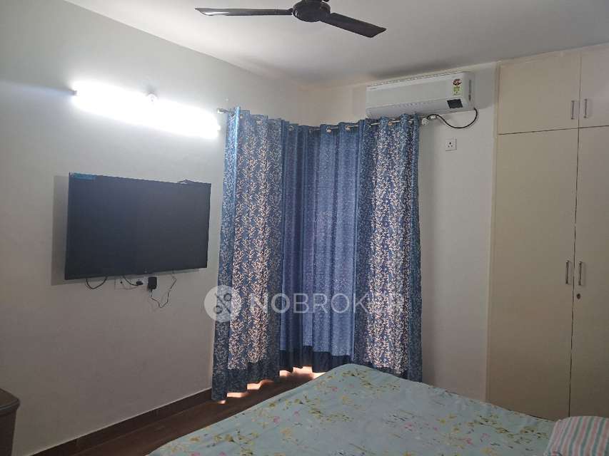 2 BHK Flat In Ratan Pearls Noida Extension for Rent  In  Panchsheel Greens 2