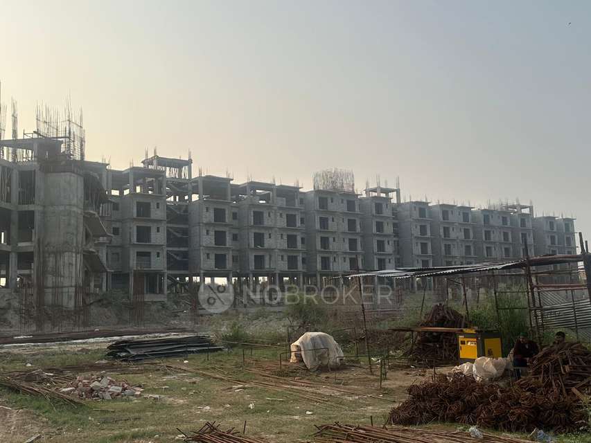 1 BHK Flat In World Trade The Quad Residency For Sale  In Ballukhera