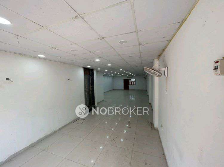 Showroom in Qutub Vihar, Delhi for sale 