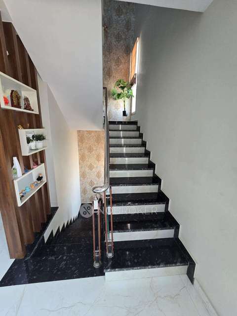 4+ BHK House For Sale  In Hoskote