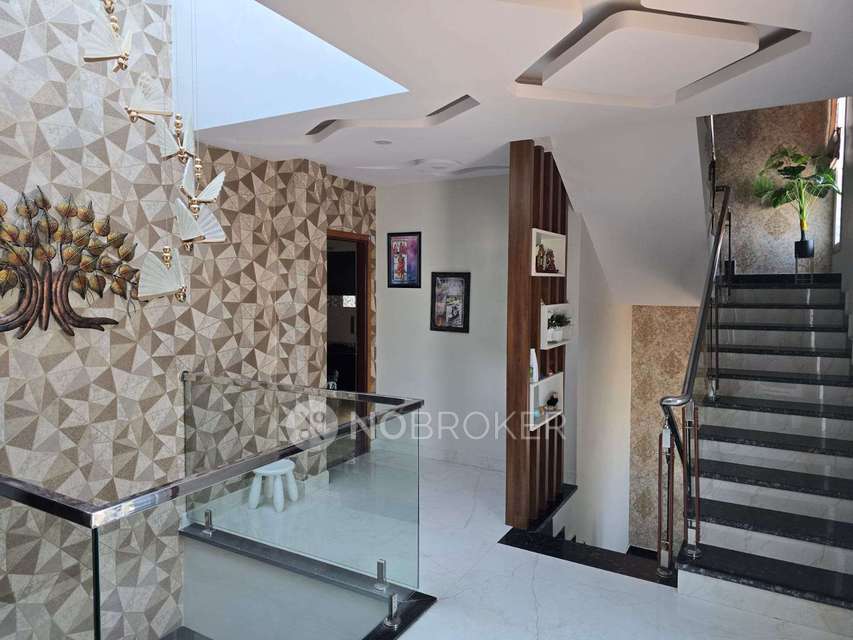 4+ BHK House For Sale  In Hoskote