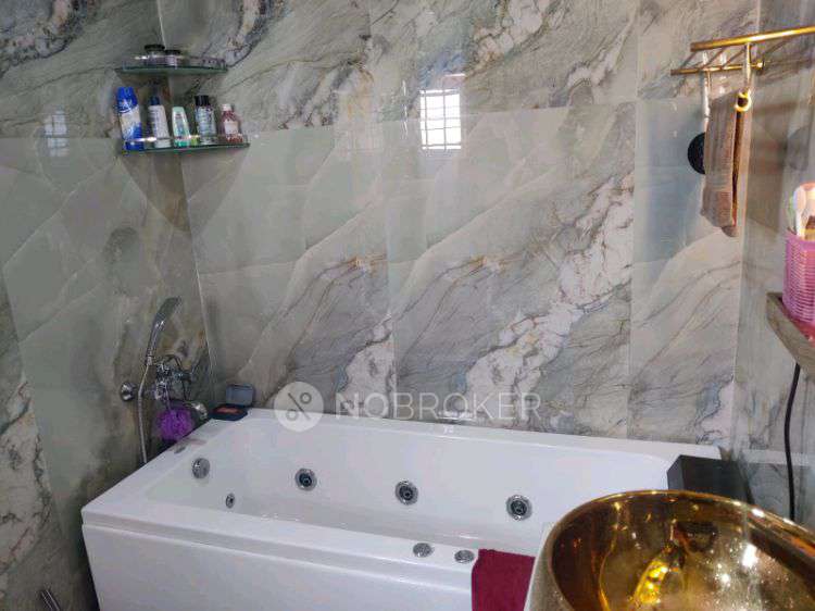 4 BHK Flat In D 60 For Sale  In Sahibabad Pet Clinic