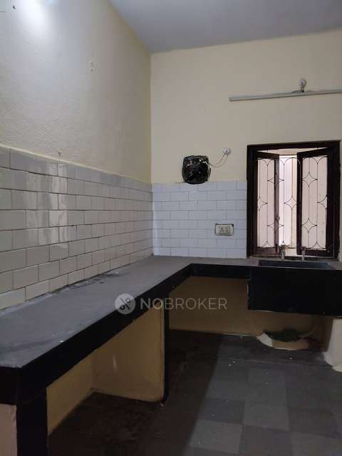 2 BHK Flat In Vishnu Apartment For Sale  In Begumpet