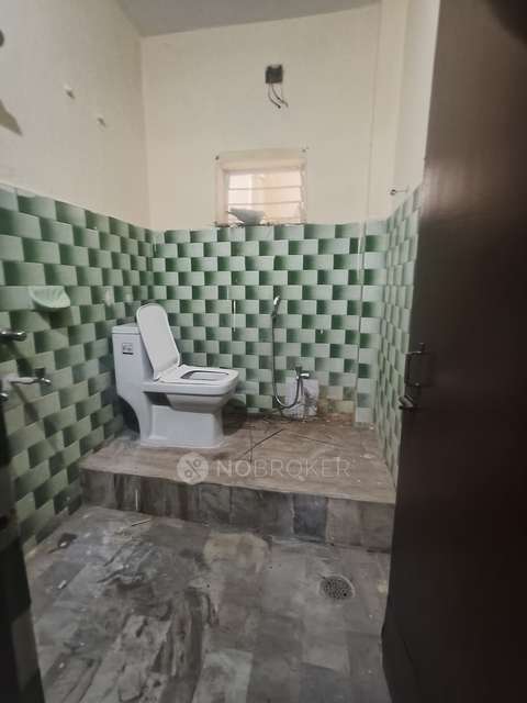 2 BHK Flat In Vishnu Apartment For Sale  In Begumpet