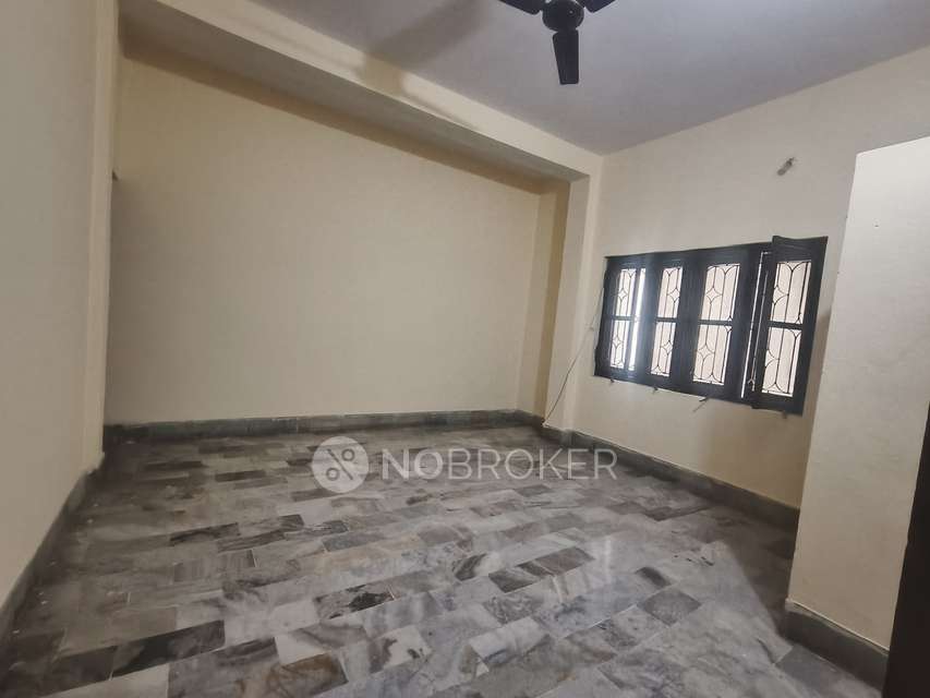 2 BHK Flat In Vishnu Apartment For Sale  In Begumpet