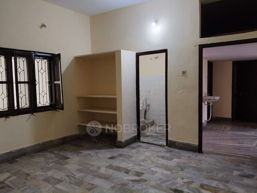 2 BHK Flat In Vishnu Apartment For Sale  In Begumpet