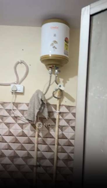 Commercial Property in New Ashok Nagar, Noida for sale 