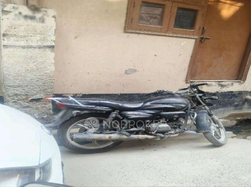 1 BHK Flat In Standalone Building  for Rent  In Sector 44