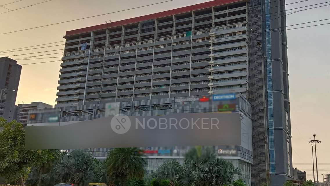 Shop in Char Murti Gaur City Noida, Noida for sale 