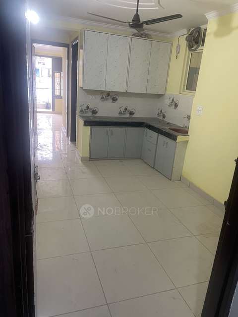 2 BHK Flat In Solanki Tower for Rent  In Palam Village, Palam Colony