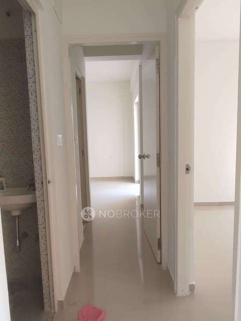 2 BHK Flat In Peninsula Address One Phase 2 For Sale  In Mamurdi