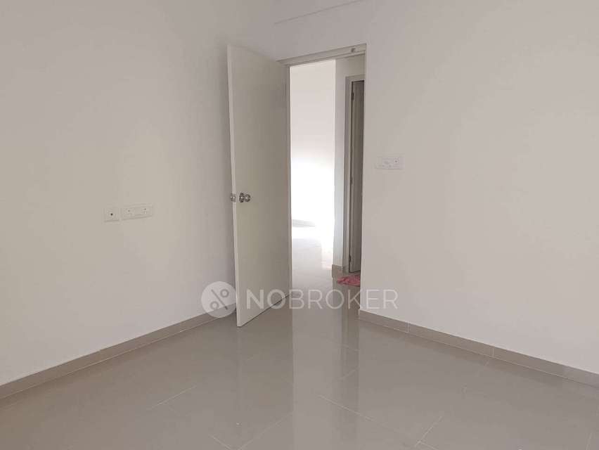 2 BHK Flat In Peninsula Address One Phase 2 For Sale  In Mamurdi