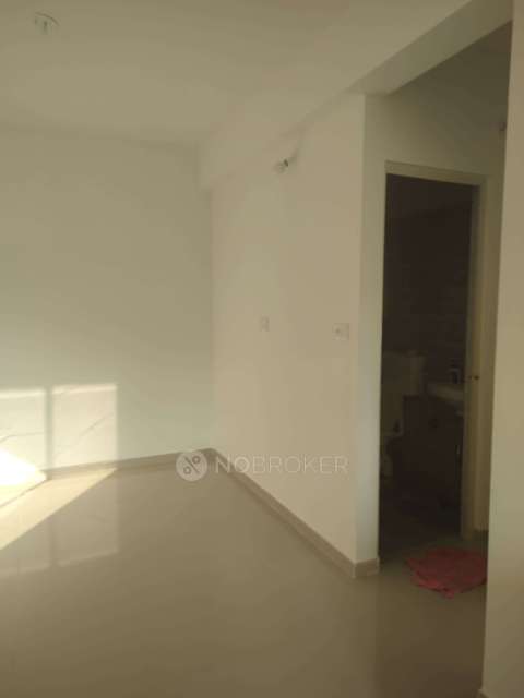 2 BHK Flat In Peninsula Address One Phase 2 For Sale  In Mamurdi