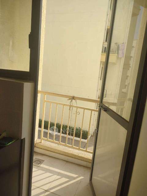 2 BHK Flat In Peninsula Address One Phase 2 For Sale  In Mamurdi