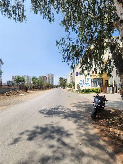 2 BHK Flat In Peninsula Address One Phase 2 For Sale  In Mamurdi