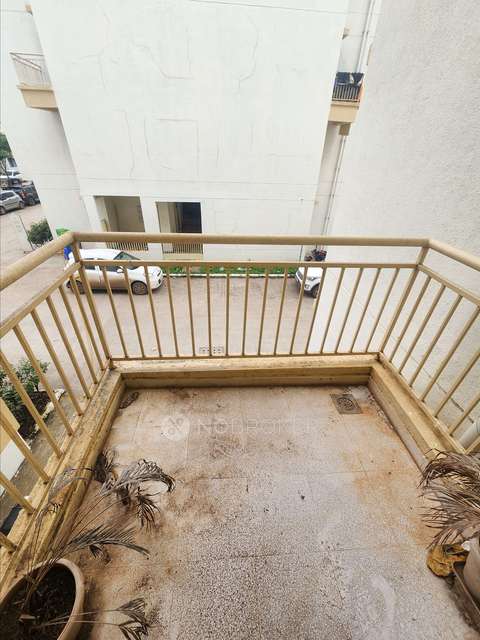 2 BHK Flat In Peninsula Address One Phase 2 For Sale  In Mamurdi