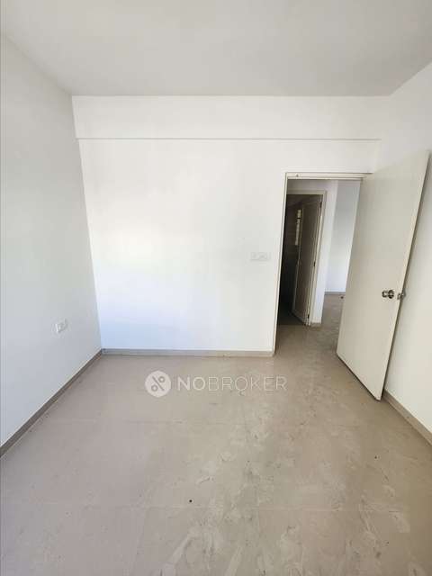 2 BHK Flat In Peninsula Address One Phase 2 For Sale  In Mamurdi