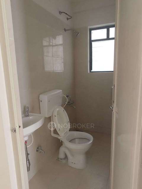 2 BHK Flat In Peninsula Address One Phase 2 For Sale  In Mamurdi