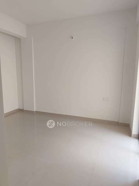 2 BHK Flat In Peninsula Address One Phase 2 For Sale  In Mamurdi