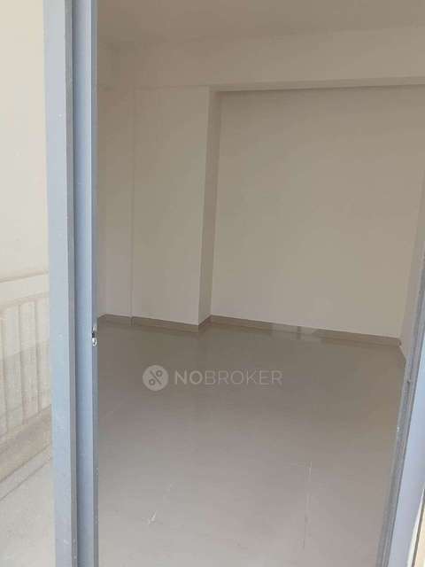 2 BHK Flat In Peninsula Address One Phase 2 For Sale  In Mamurdi