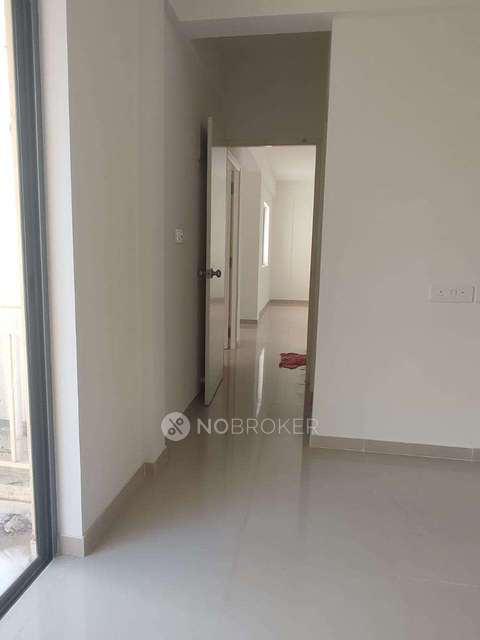 2 BHK Flat In Peninsula Address One Phase 2 For Sale  In Mamurdi