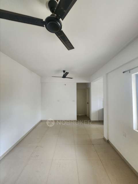 2 BHK Flat In Peninsula Address One Phase 2 For Sale  In Mamurdi