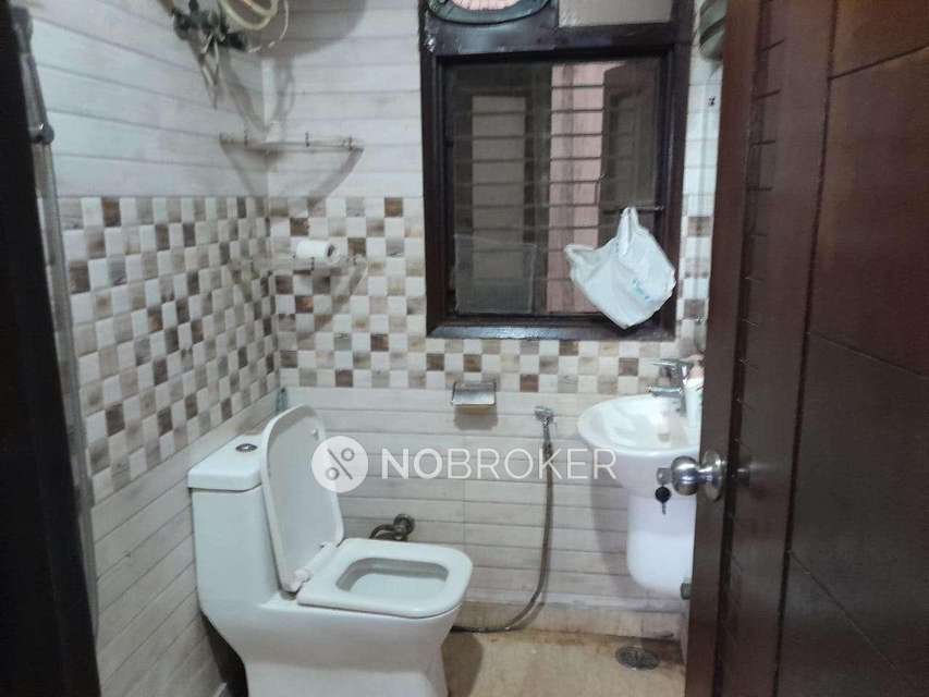 3 BHK Flat In Independent Building For Sale  In Model Town 3