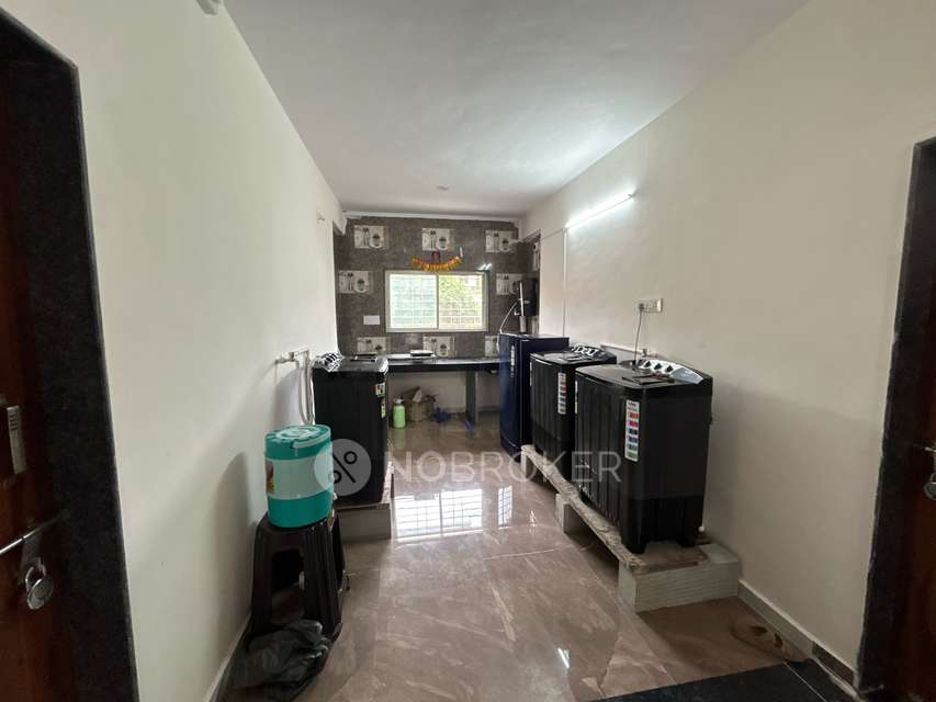 PG for Girls in Akurdi Railway Station