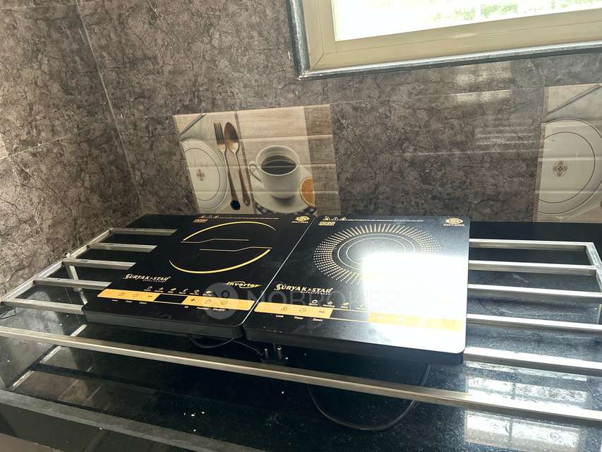 PG for Girls in Akurdi Railway Station