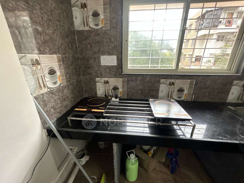 PG for Girls in Akurdi Railway Station