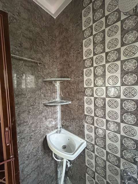 PG for Girls in Akurdi Railway Station