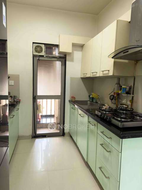 3 BHK Flat In Lodha Luxuria Priva For Sale  In Majiwada