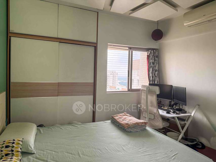 3 BHK Flat In Lodha Luxuria Priva For Sale  In Majiwada