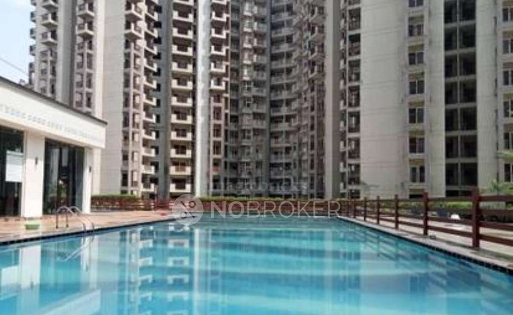 2 BHK Flat In Panchsheel Wellington For Sale  In Crossings Republik