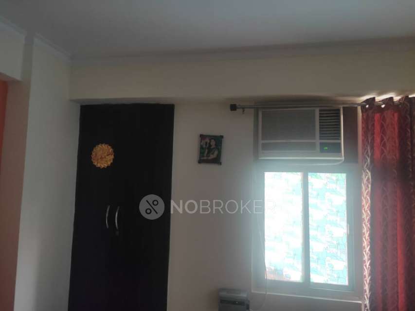 2 BHK Flat In Panchsheel Wellington For Sale  In Crossings Republik