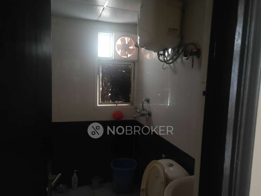 2 BHK Flat In Panchsheel Wellington For Sale  In Crossings Republik