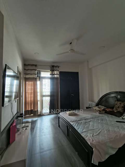 2 BHK Flat In Panchsheel Wellington For Sale  In Crossings Republik