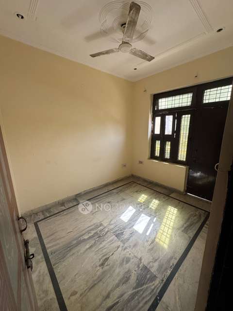 2 BHK Flat In Standalone Buidlign  for Rent  In Ashok Vihar Phase Iii