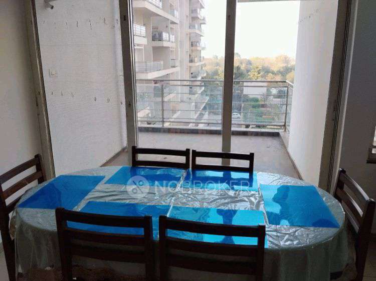Single Room for Female In 3 BHK  In Kolte Patil Life Republic 7th Avenue In R7, Tathawade, Marunji, Pimpri-chinchwad, Maharashtra 411057, India