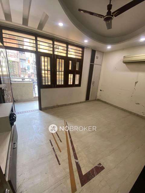3 BHK Flat In Independent Floor    For Sale  In Mayur Vihar